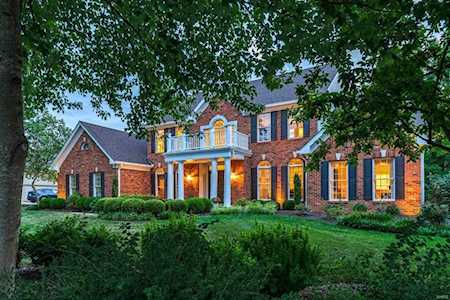 14233 Manderleigh Woods Dr Town And Country, MO 63017