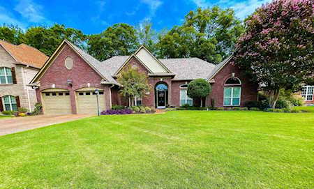 10474 Taos Trail Dr Lakeland, TN 38002