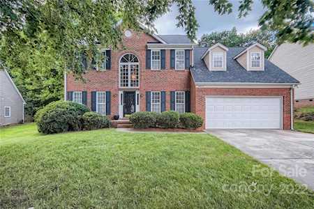 6937 Sweetfield Dr Huntersville, NC 28078