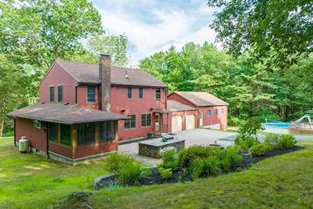 10 Secret Lake Rd Phillipston, MA 01331
