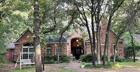 1352 Lakeview Drive Southlake, TX 76092