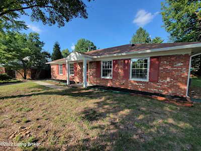 2403 Malvern Hill Ct Louisville, KY 40242