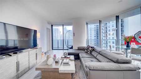 55 SW 9th St #2606 Miami, FL 33130
