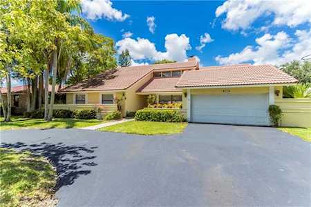 546 NW 105th Dr Coral Springs, FL 33071
