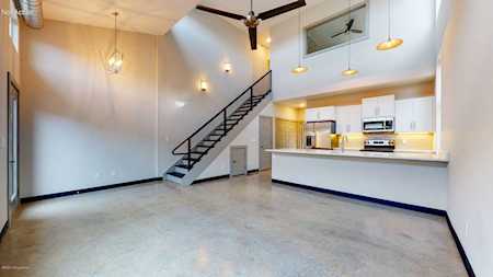 10906 Cole Thompson Ln Jeffersontown, KY 40299