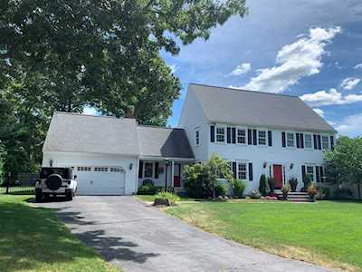 24 Hampton Ct Walpole, MA 02032
