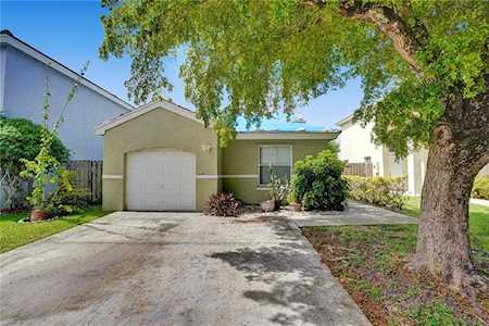 6410 Buena Vista Dr Margate, FL 33063