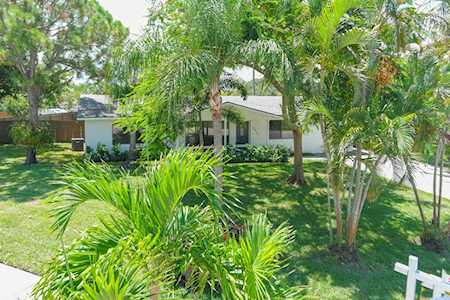 2037 S 6th Court Lake Worth Beach, FL 33461