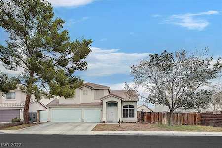 1974 Blue Ribbon Dr Las Vegas, NV 89142