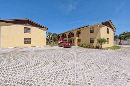216 Glenview Boulevard #206 Daytona Beach, FL 32118