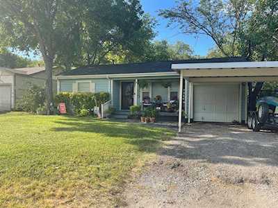 8517 Pemberton Court White Settlement, TX 76108