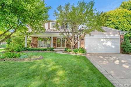 1407 Twain Ct Troy, MI 48083