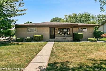 38763 Kingsbury St Livonia, MI 48154