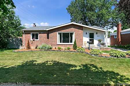 9031 Texas St Livonia, MI 48150