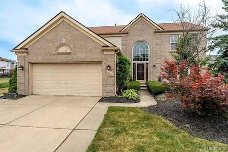 4677 Clover Rd Canton Twp, MI 48188