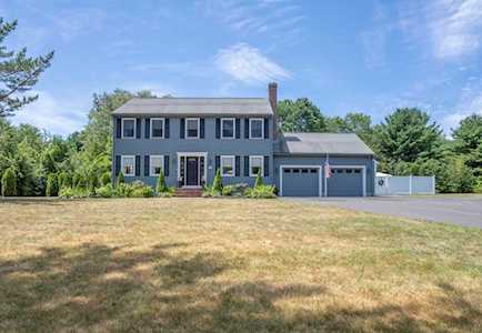 71 Southpark Ln Mansfield, MA 02048