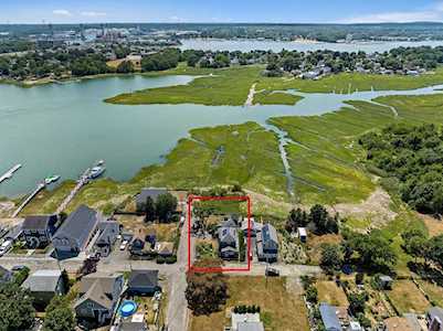 37 Pawsey Street Quincy, MA 02169