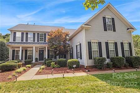 2736 Phillips Woods Ln Matthews, NC 28105
