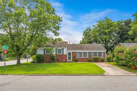 165 Edsyl St Newport News, VA 23602