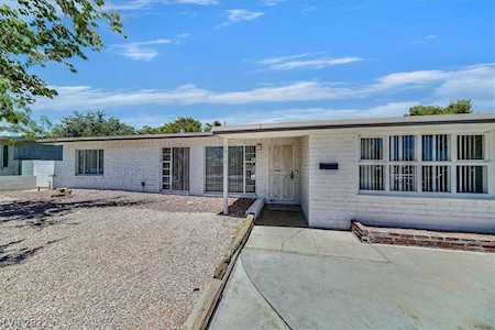 1913 Houston Dr Las Vegas, NV 89104