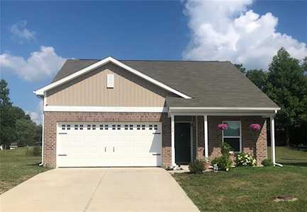 4520 Prairie Knoll Dr New Castle, IN 47362