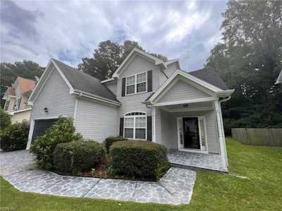 5017 James St Chesapeake, VA 23321