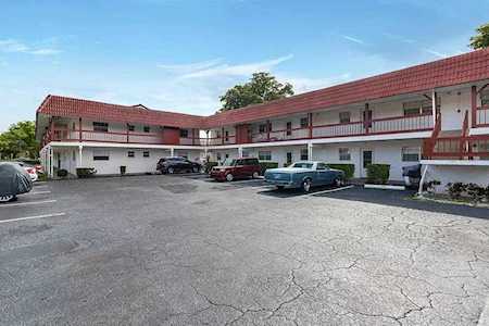3250 NW 85th Ave #17 Coral Springs, FL 33065