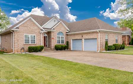 7900 Stonydale Ln Louisville, KY 40220