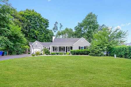 24 Puritan Rd Springfield, MA 01119