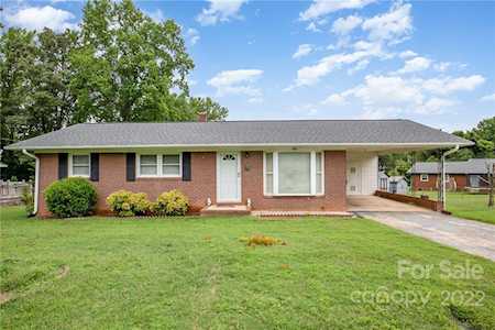412 W Buckoak St Stanley, NC 28164