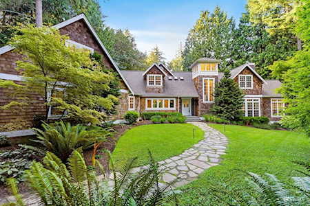 9138 NE Hidden Cove Rd Bainbridge Island, WA 98110