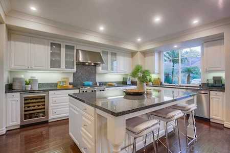 7535 Circulo Sequoia Carlsbad, CA 92009