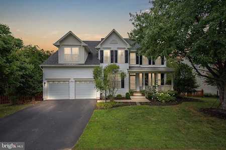 21567 Schoolhouse Ct Broadlands, VA 20148