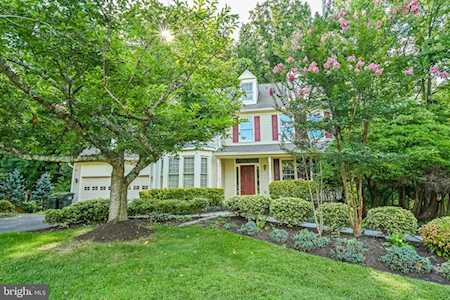 8302 Holly Haven Ln Fairfax Station, VA 22039