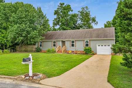 512 Breeze Hill Cres Chesapeake, VA 23322