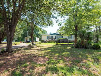 4810 Stratford Ln Denver, NC 28037