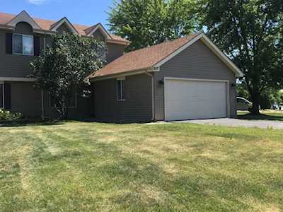 2882 Dorothy Dr Aurora, IL 60504