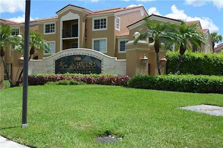8020 N Nob Hill Rd #104 Tamarac, FL 33321
