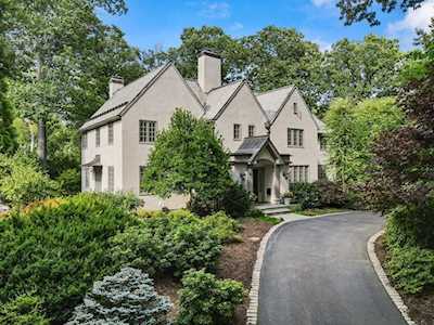84 Ledgeways Wellesley, MA 02481