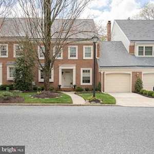 42 Foxwood Dr Moorestown, NJ 08057