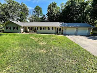 640 Sugar Tree Rd Crawfordsville, IN 47933