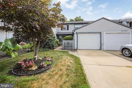 15 Farnwood Rd Mount Laurel, NJ 08054