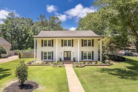 2623 Holly Spring Dr Germantown, TN 38138