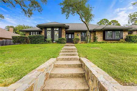 3908 Buckner Court Bedford, TX 76021