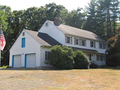 14 Cider Mill Rd Medway, MA 02053