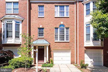 4038 Heatherstone Ct Fairfax, VA 22030
