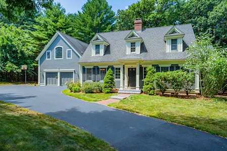 8 Boxwood Ln Lexington, MA 02420