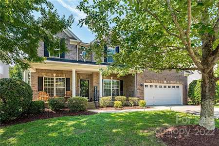 8121 Penman Springs Dr Waxhaw, NC 28173