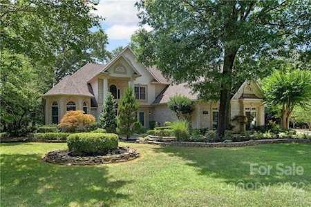 2234 Woodridge Dr Fort Mill, SC 29715