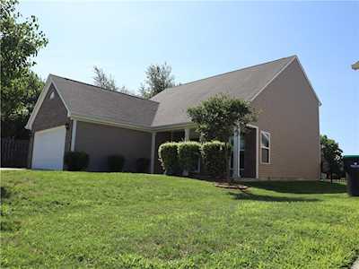 559 Genisis Dr Whiteland, IN 46184
